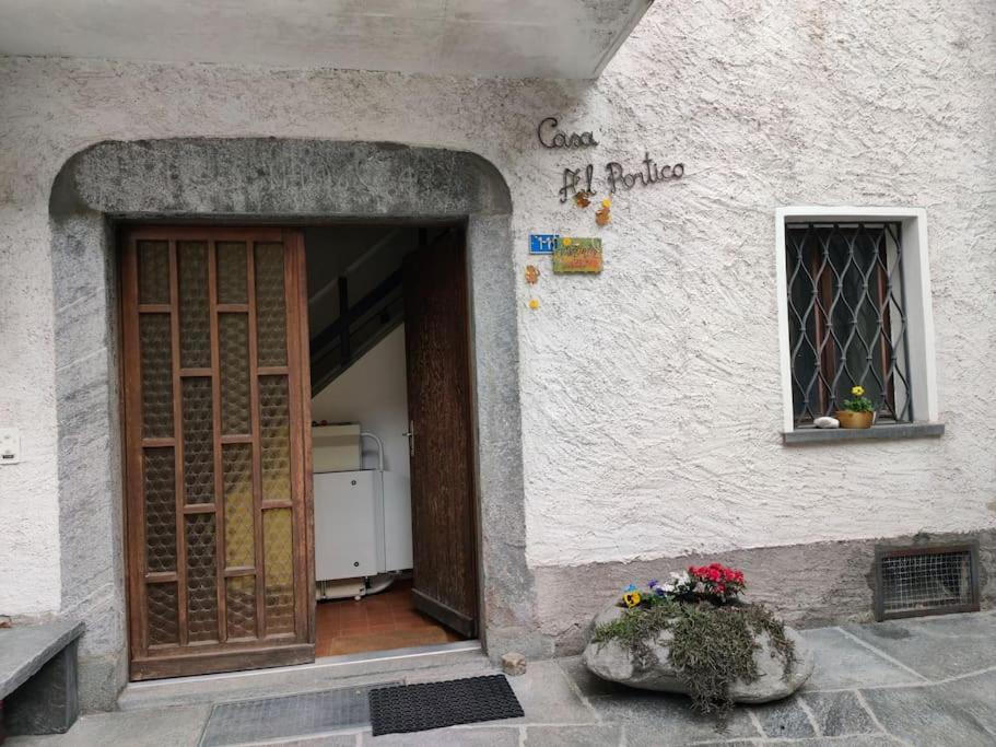 Armonia Edificio Storico Del 1563. * Cevio